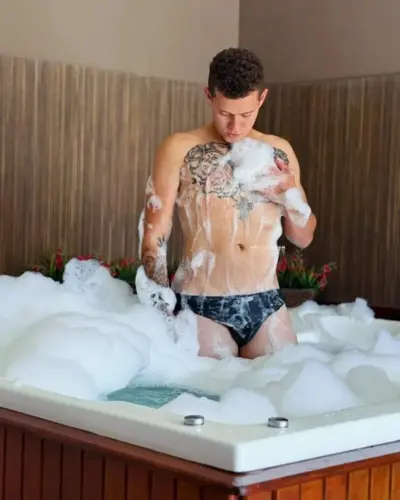 Vinicius massagem nuru Campinas Sexo anal com preservativo