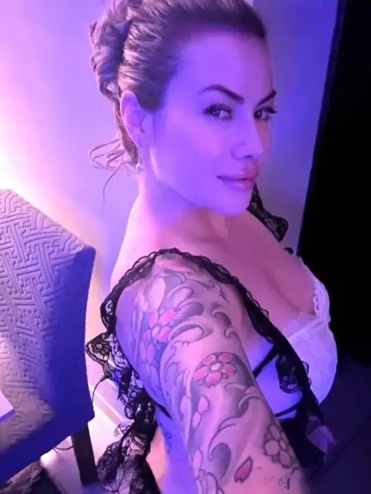 acompanhante de luxo Campinas Leticia Madri Beijo grego