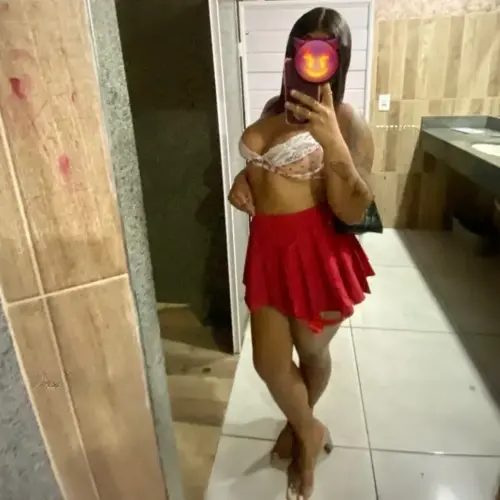 acompanhantes de Aperibé Cristal Uso de roupas de fantasia/uniformes