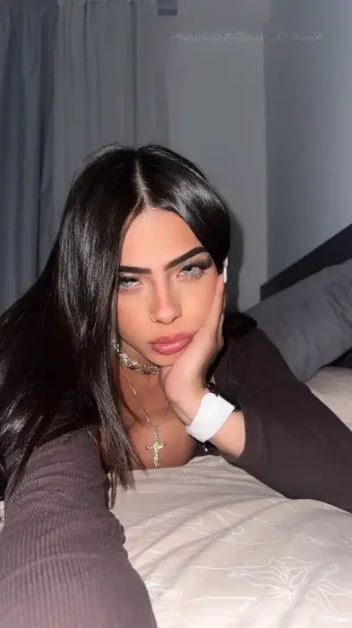 garota de programa de Curitiba Ana Jenny Sexo oral com preservativo