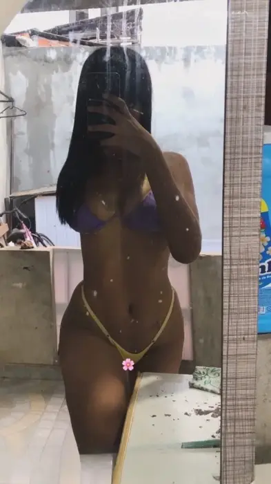 garota de programa de Curitiba Yasmim Sexo anal com preservativo