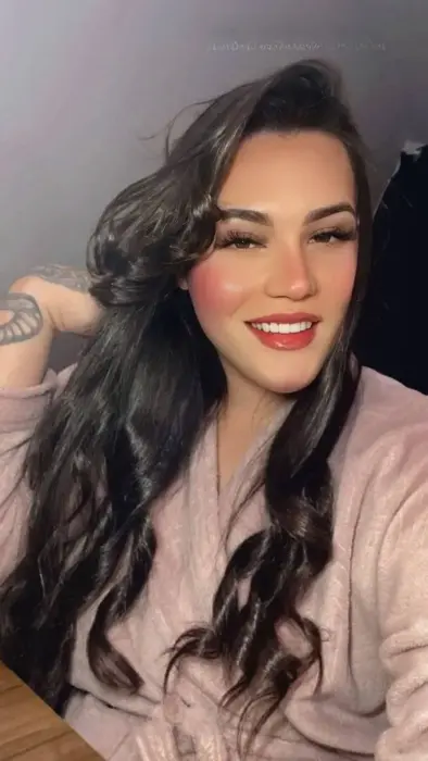 garota de programa de Curitiba Camila Luzzon Podolatria