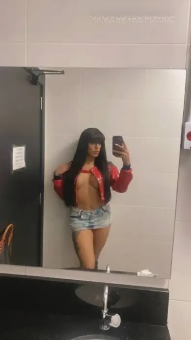 garota de programa de Curitiba Carol Pantera Beijo grego