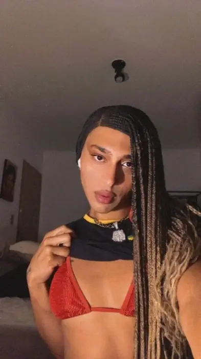 Mari Cordeiro massagem nuru Curitiba Facefuck