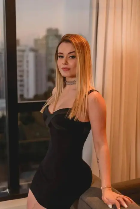 garota de programa de Curitiba Tati Müller Beijo na boca