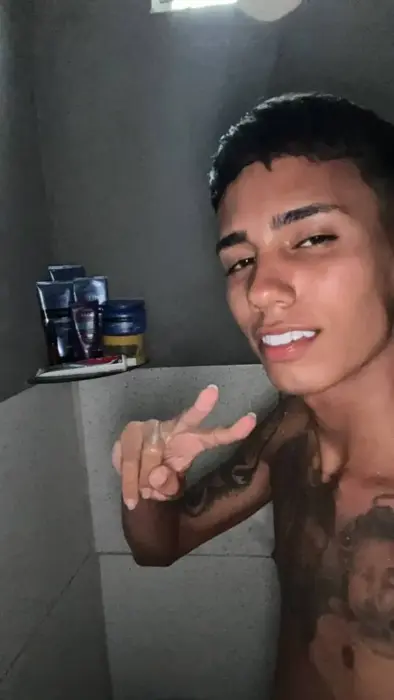 acompanhante Lucas Fortaleza Uso de roupas de fantasia/uniformes