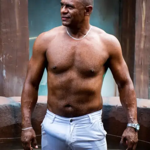 Negro Rubi massagem nuru Goiânia Fisting