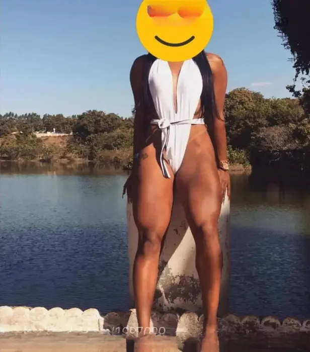 Brunna massagem nuru Goiânia Sexo vaginal com preservativo