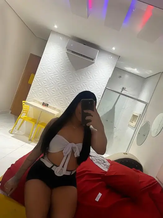Débora Alessandra massagem nuru Manaus Sexo oral com preservativo