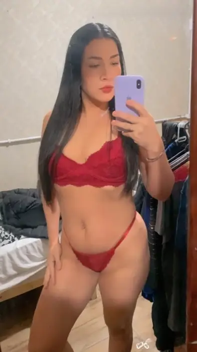 Esteela massagem nuru Manaus Sexo vaginal com preservativo