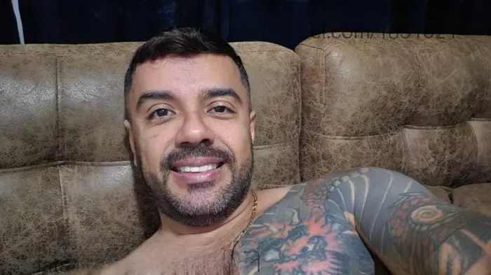 Dropboy massagem nuru Marília Chuva dourada