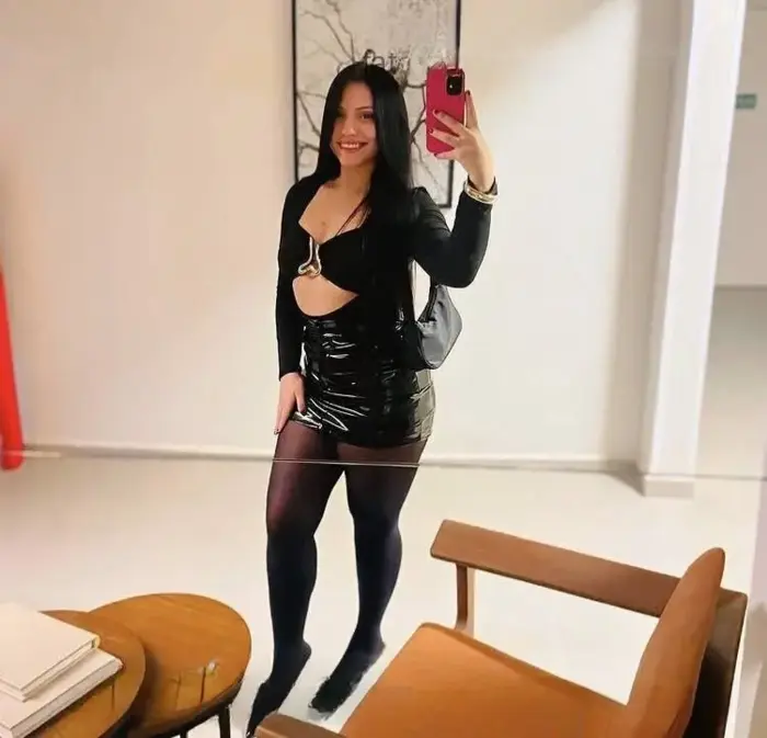 NIKA SILVA massagem nuru Marília Penetração com acessórios sexuais