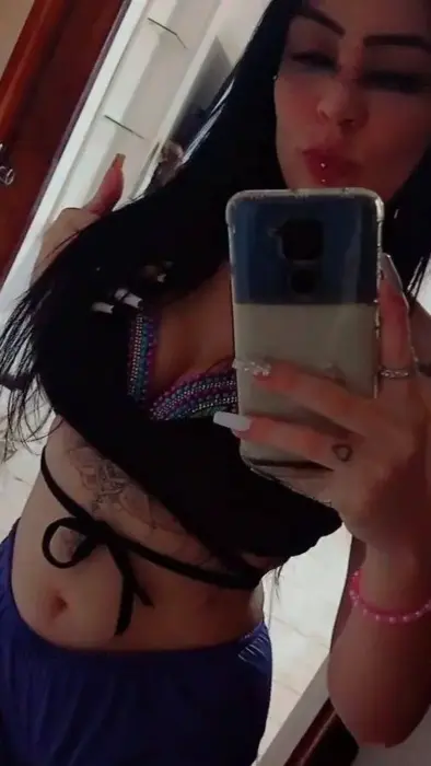 acompanhante de luxo Marília Samyra Contim Beijo na boca