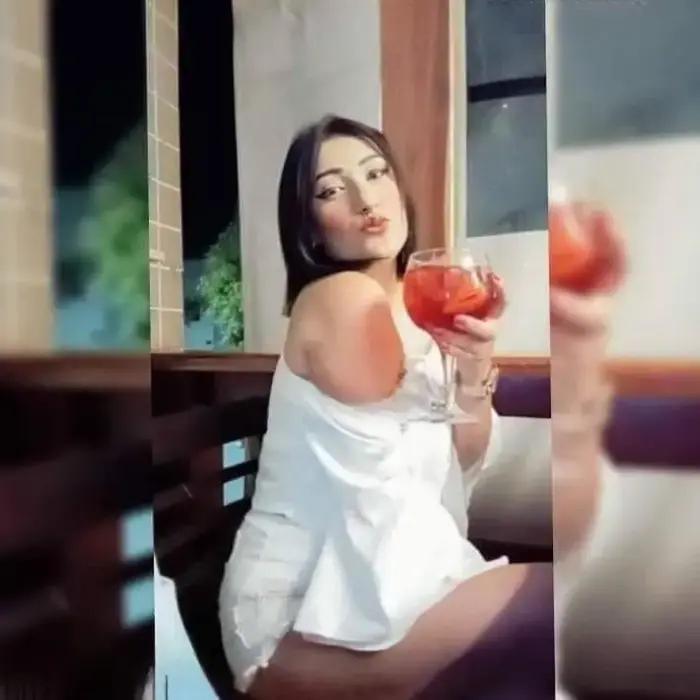 VIP Pietra Marilia Greek kiss