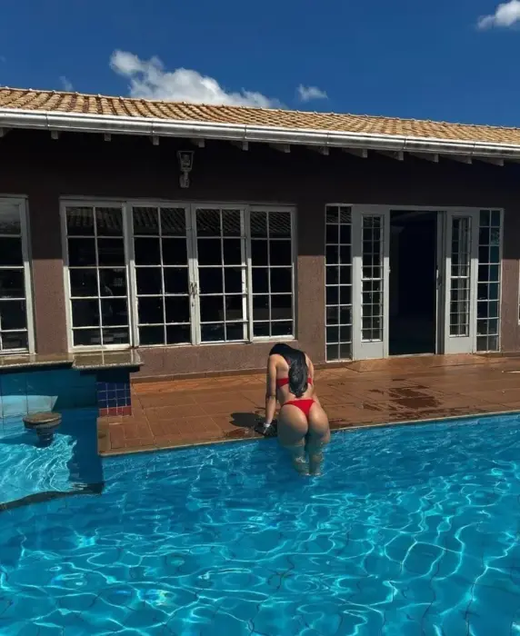Anny Moraes massagem nuru Marília Sexo vaginal com preservativo