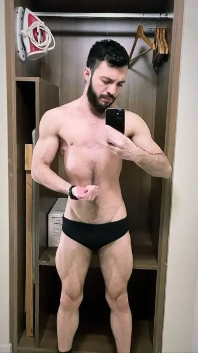 Victor Brasher massagem nuru Porto Alegre Beijo grego