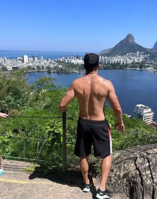 acompanhante Bruno Rodrigues Porto Alegre Beijo na boca