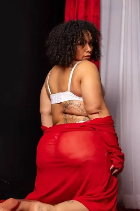 garota de programa de Porto Alegre Marina Martínez Sexo vaginal com preservativo