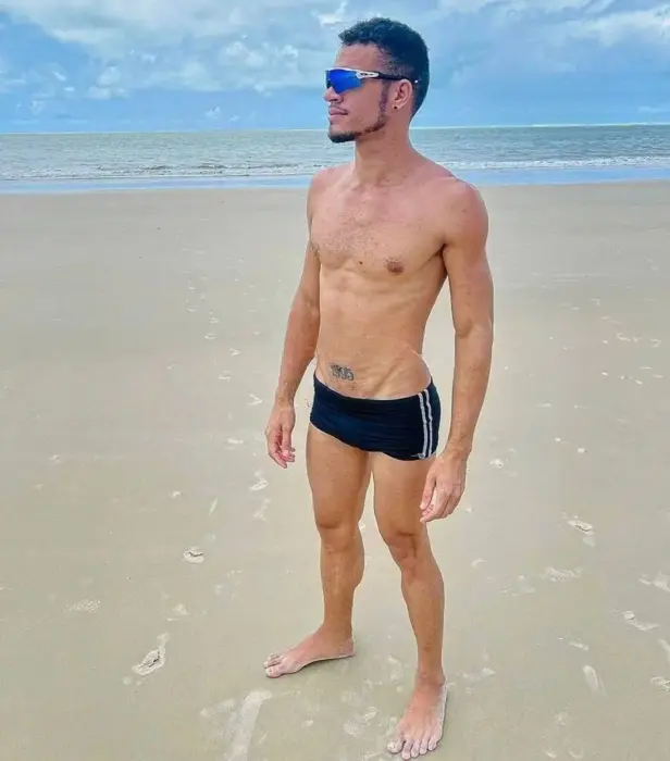 Henrique massagem nuru Recife Beijo na boca