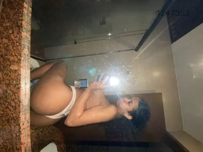 Debora Cardoso massagem nuru Recife Sexo oral com preservativo