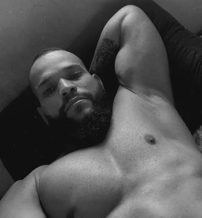 Tiago massagem nuru Rio de Janeiro Sexo vaginal com preservativo