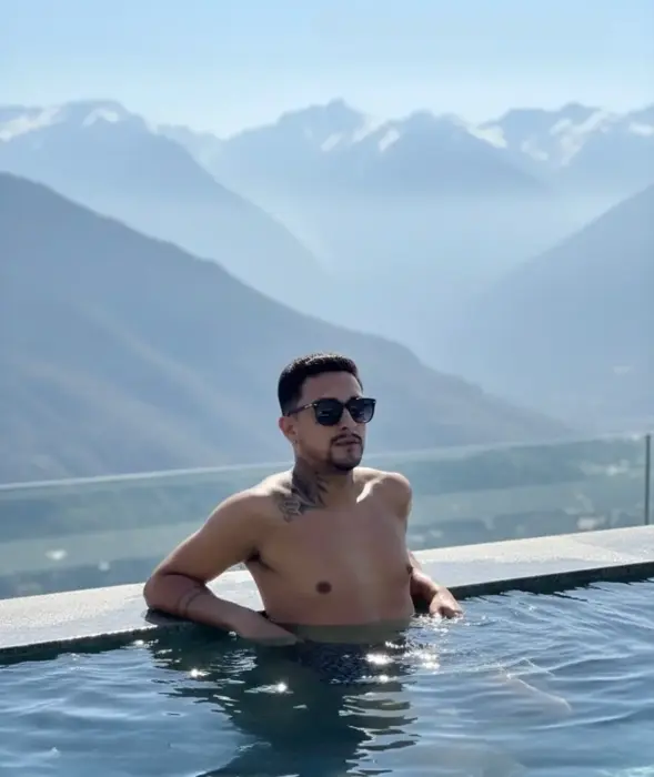 acompanhante de luxo Rio de Janeiro Saimon novais Sexo oral com preservativo