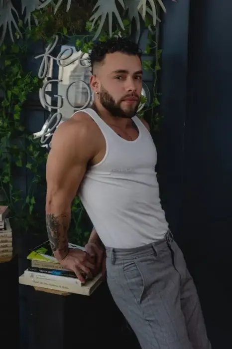Michael David massagem nuru Rio de Janeiro Beijo grego