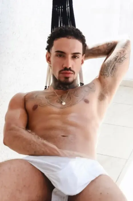 acompanhante de luxo Rio de Janeiro Pietro Dias Beijo na boca
