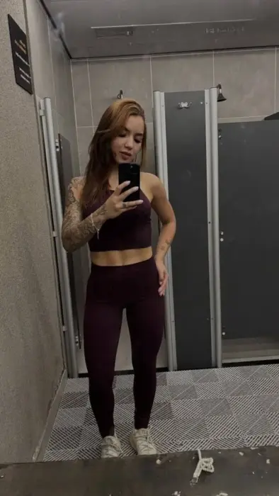 garota de programa de Rio de Janeiro Jade Alves Beijo grego