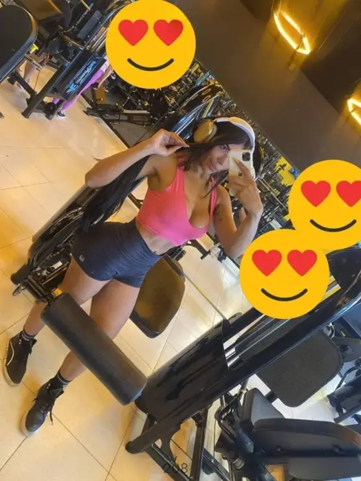 garota de programa de Salgueiro Sara Kaliffa Sexo oral com preservativo