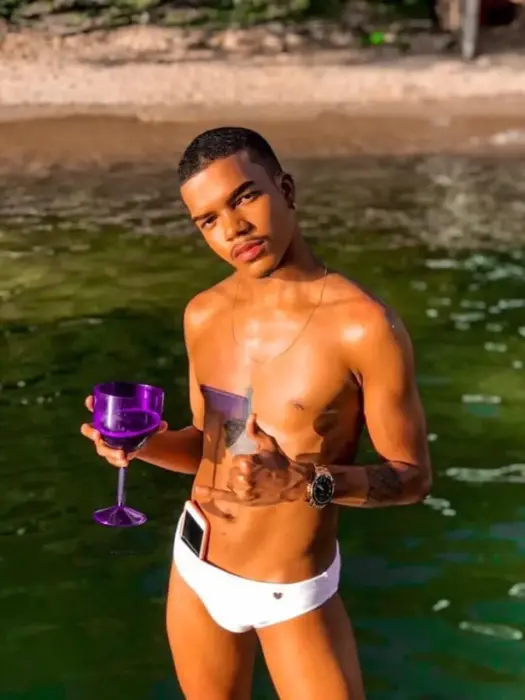 Pedro Fernandes massagem nuru Salvador Sexo oral sem preservativo