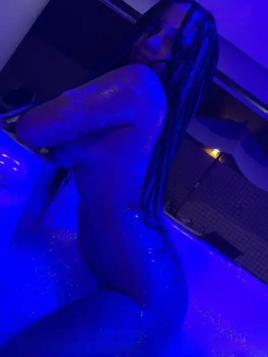 VIP Sophia Salvador Oral sex without a condom