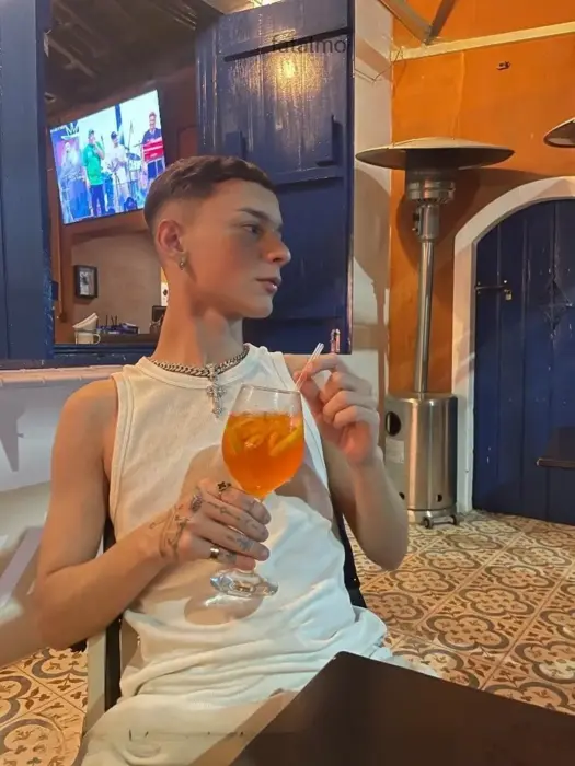Caio Augusto massagem nuru São Paulo Chuva dourada