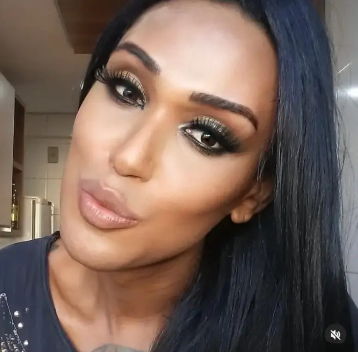 acompanhante de luxo São Paulo CAROL MELLO BBC Chuva dourada
