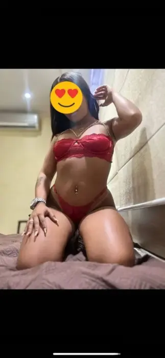 Pérola massagem nuru Saquarema Uso de roupas de fantasia/uniformes