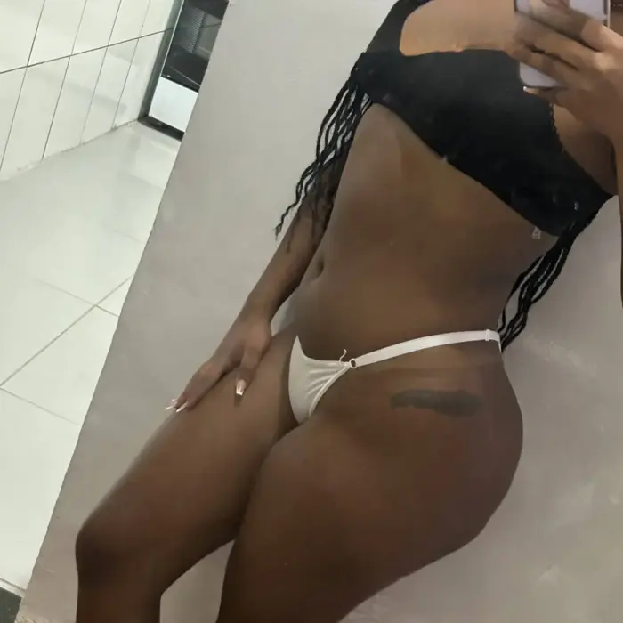 garota de programa de Saquarema Safira Penetração com acessórios sexuais