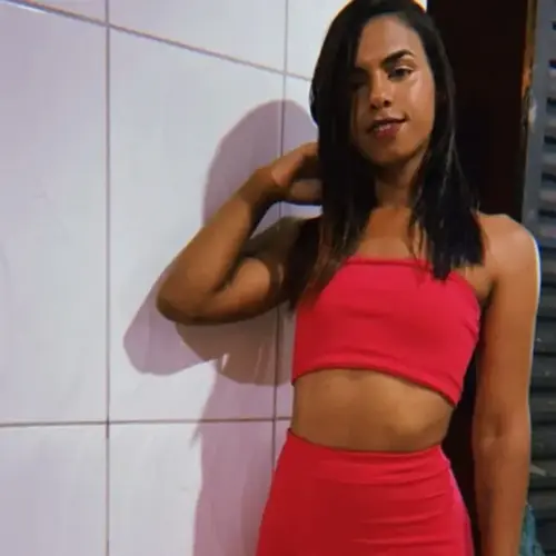 Emyli massagem nuru Tapurah Masturbação