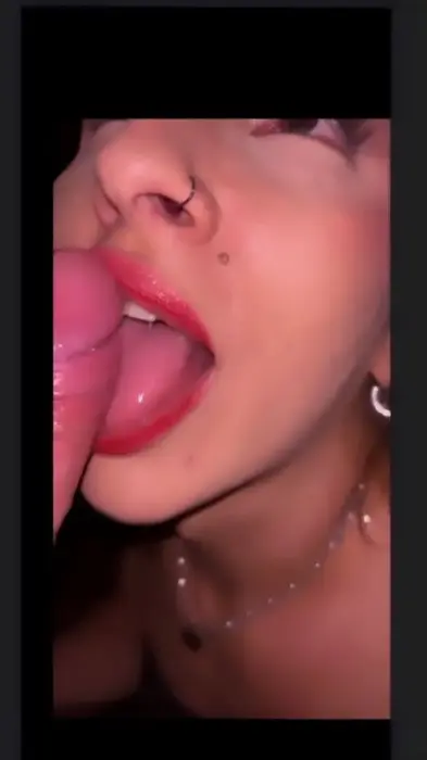 acompanhante de luxo Tupã Luanna Muniz Penetração com acessórios sexuais