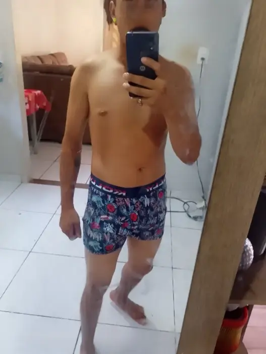 João Vitor massagem nuru Umuarama Sexo oral sem preservativo