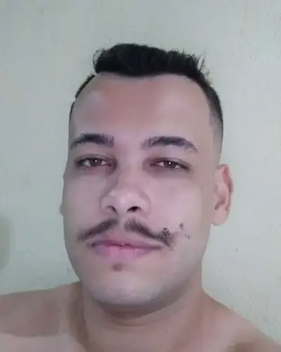 João Vitor Umuarama Kiss me in the mouth