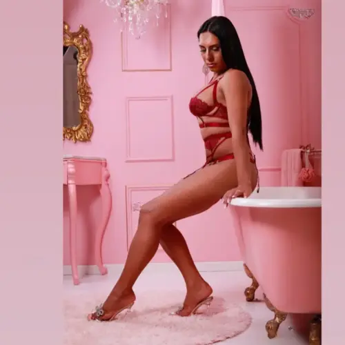 acompanhantes de Umuarama Sabryna Chuva dourada