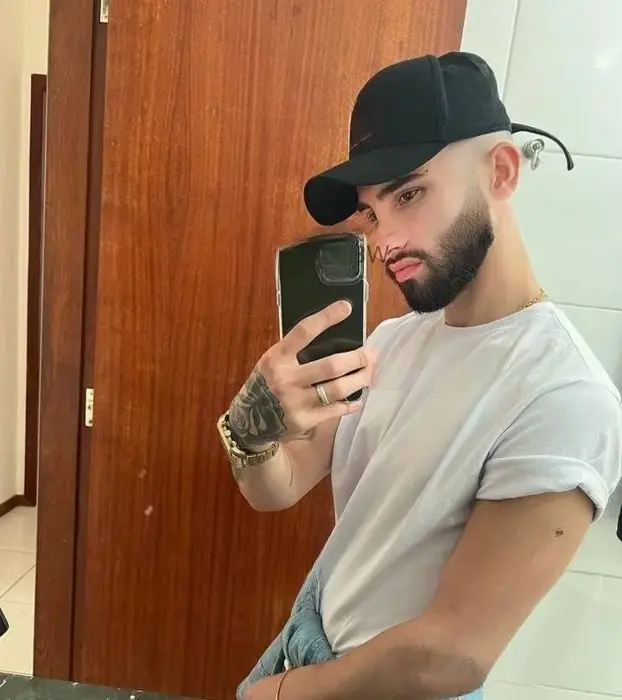 VIP Anthony Rodríguez Uruguaiana Anal sex with condom
