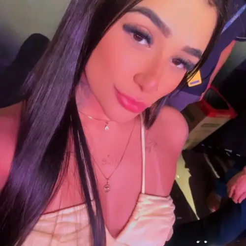 garota de programa de Uruguaiana Helen Beijo na boca