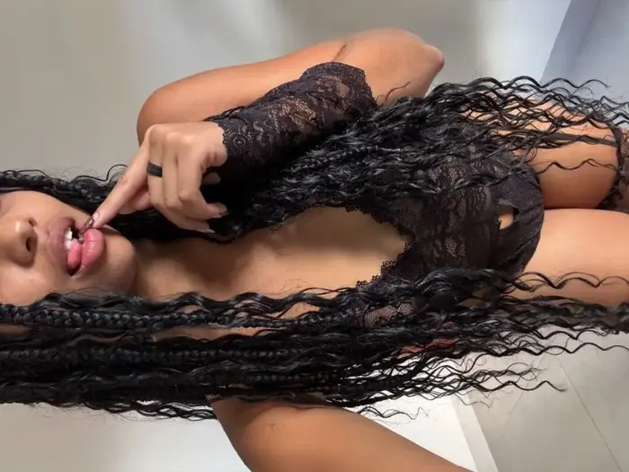 VIP Isabela Vilhena Oral sex with condom