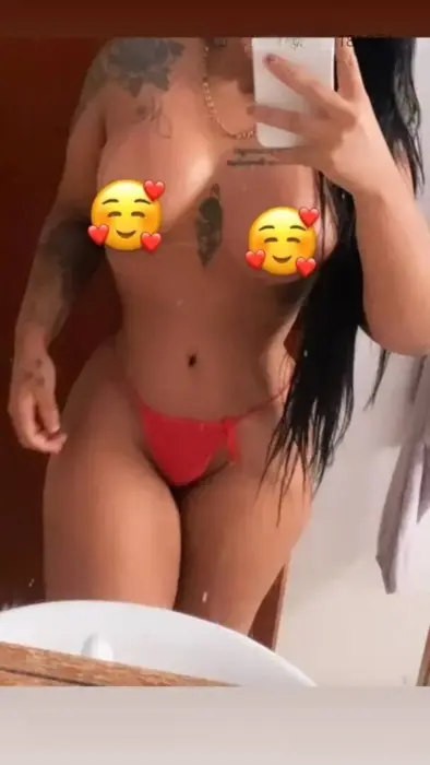 Bombonzinho massagem nuru Vilhena Uso de roupas de fantasia/uniformes