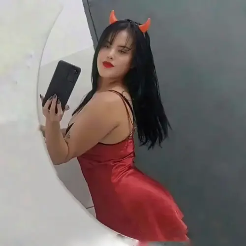 acompanhante de luxo Vilhena Bruna Stranger Beijo na boca