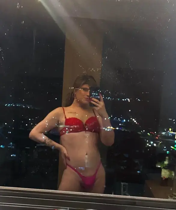 garota de programa de Brasília Bruna Melo Sexo oral com preservativo