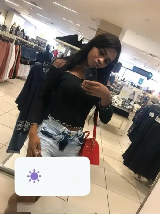 acompanhante Kiraa Brasília Uso de roupas de fantasia/uniformes